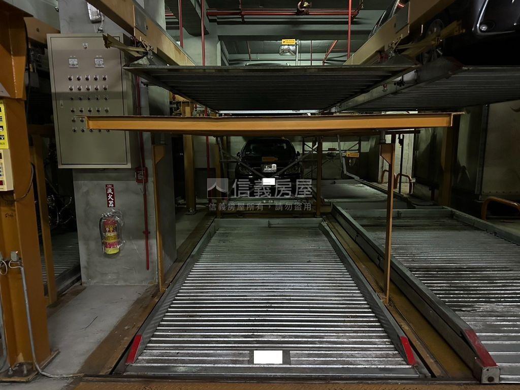 松荷車位ＮＯ．１房屋室內格局與周邊環境