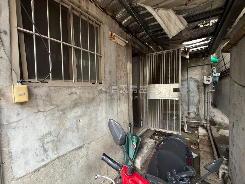 ✿東華街捷運小資金店面✿房屋室內格局與周邊環境