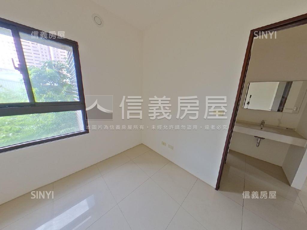 總太春上私藏三房平車房屋室內格局與周邊環境
