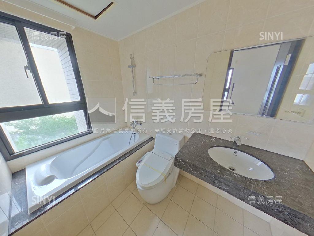 總太春上私藏三房平車房屋室內格局與周邊環境