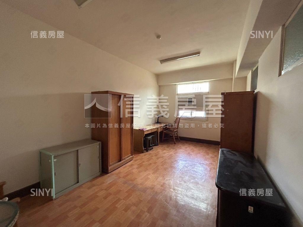 近鳳山體育館●兩戶一起賣房屋室內格局與周邊環境