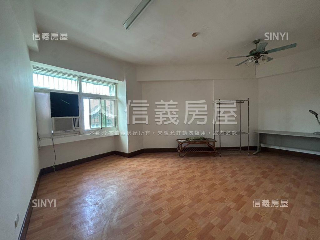 近鳳山體育館●兩戶一起賣房屋室內格局與周邊環境