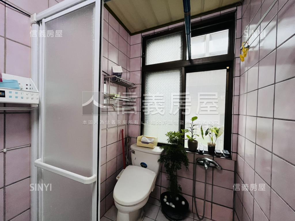 中和國小對面雙衛浴開窗房屋室內格局與周邊環境
