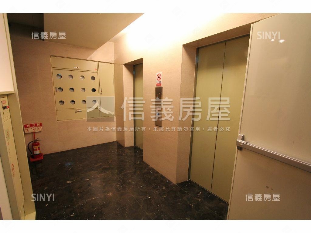 松江南京邊間露臺工作室房屋室內格局與周邊環境
