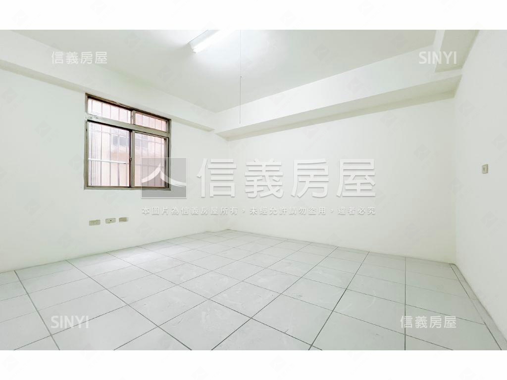 適辦公倉儲臨路透天近鬧區房屋室內格局與周邊環境