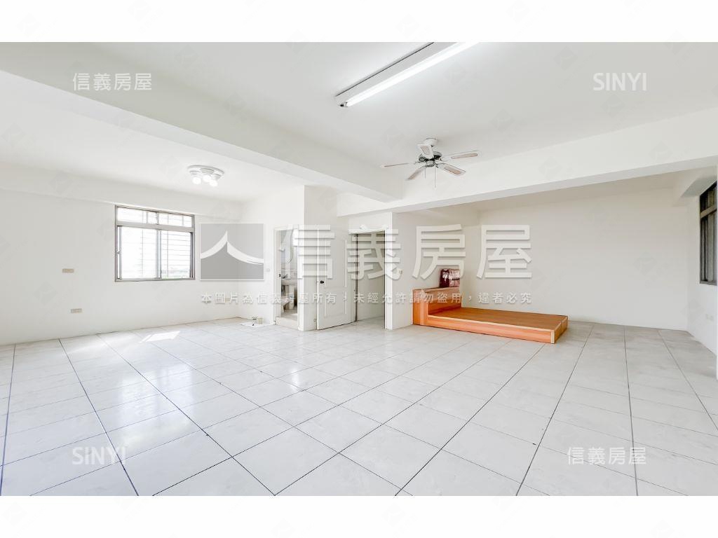 適辦公倉儲臨路透天近鬧區房屋室內格局與周邊環境