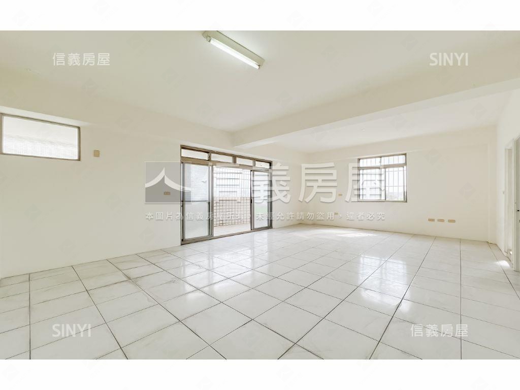 適辦公倉儲臨路透天近鬧區房屋室內格局與周邊環境