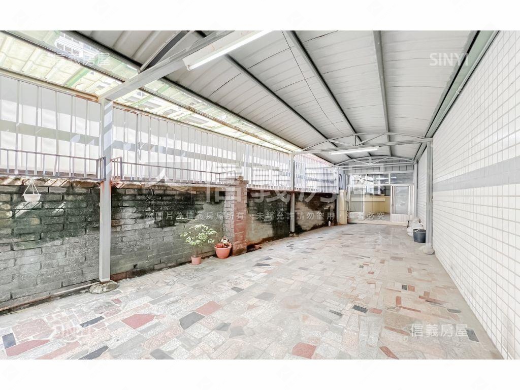 適辦公倉儲臨路透天近鬧區房屋室內格局與周邊環境