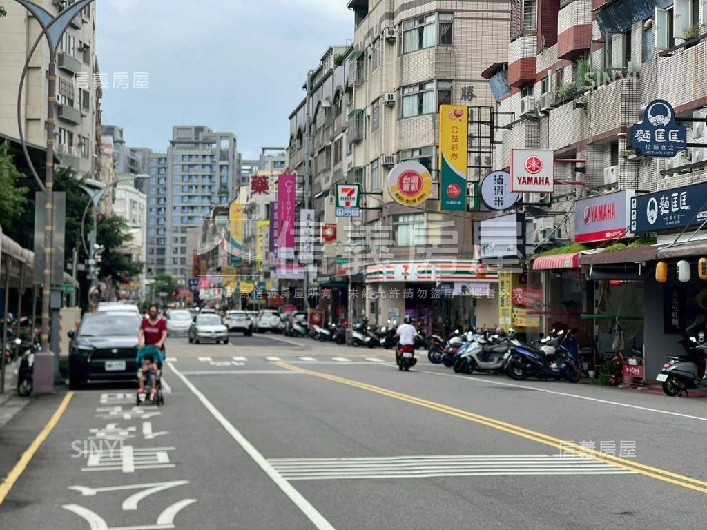 適辦公倉儲臨路透天近鬧區房屋室內格局與周邊環境