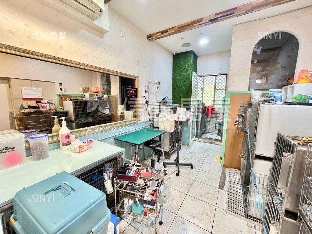 喜洋洋顯眼店面附平車房屋室內格局與周邊環境