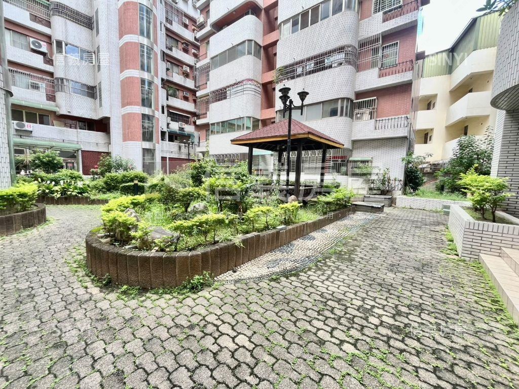 喜洋洋顯眼店面附平車房屋室內格局與周邊環境