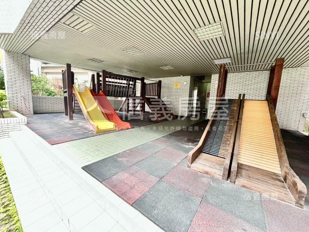 喜洋洋顯眼店面附平車房屋室內格局與周邊環境