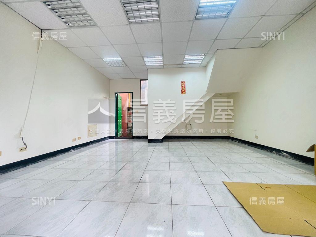 近美商公司臨路店面透天房屋室內格局與周邊環境