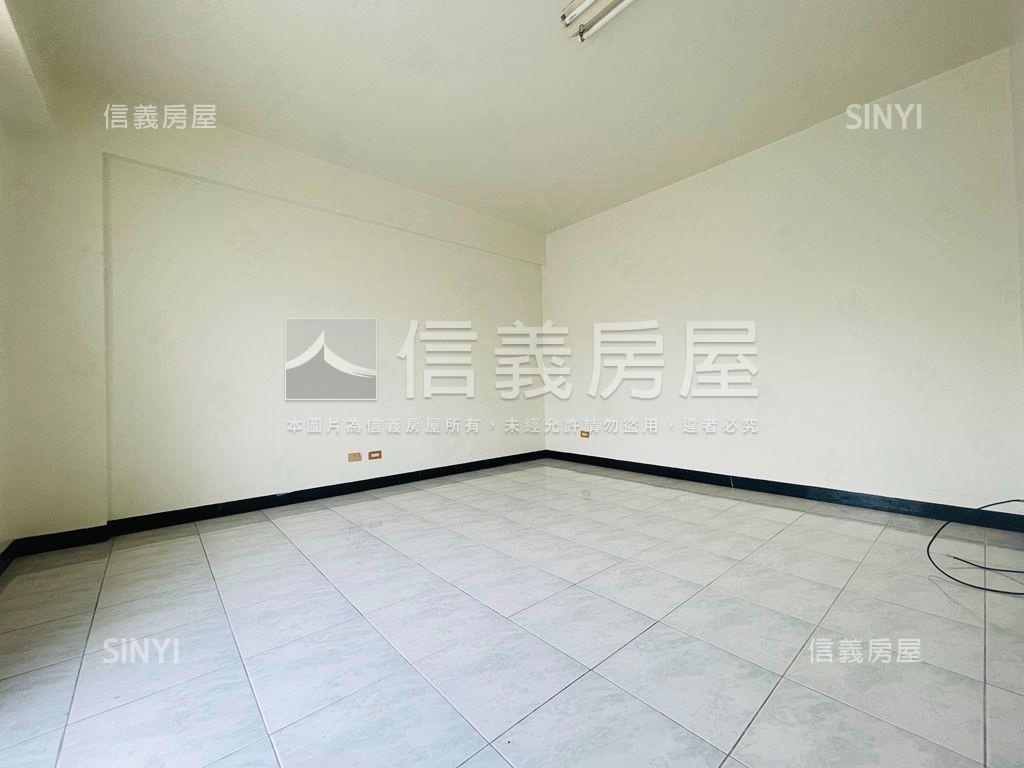 近美商公司臨路店面透天房屋室內格局與周邊環境