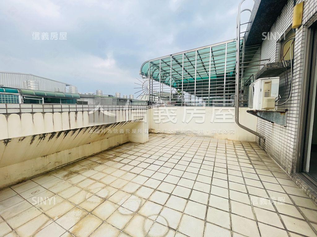 近美商公司臨路店面透天房屋室內格局與周邊環境