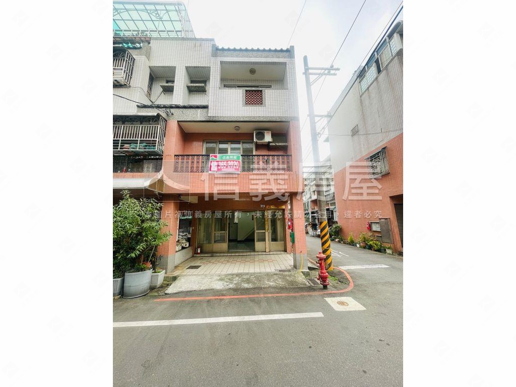 近美商公司臨路店面透天房屋室內格局與周邊環境