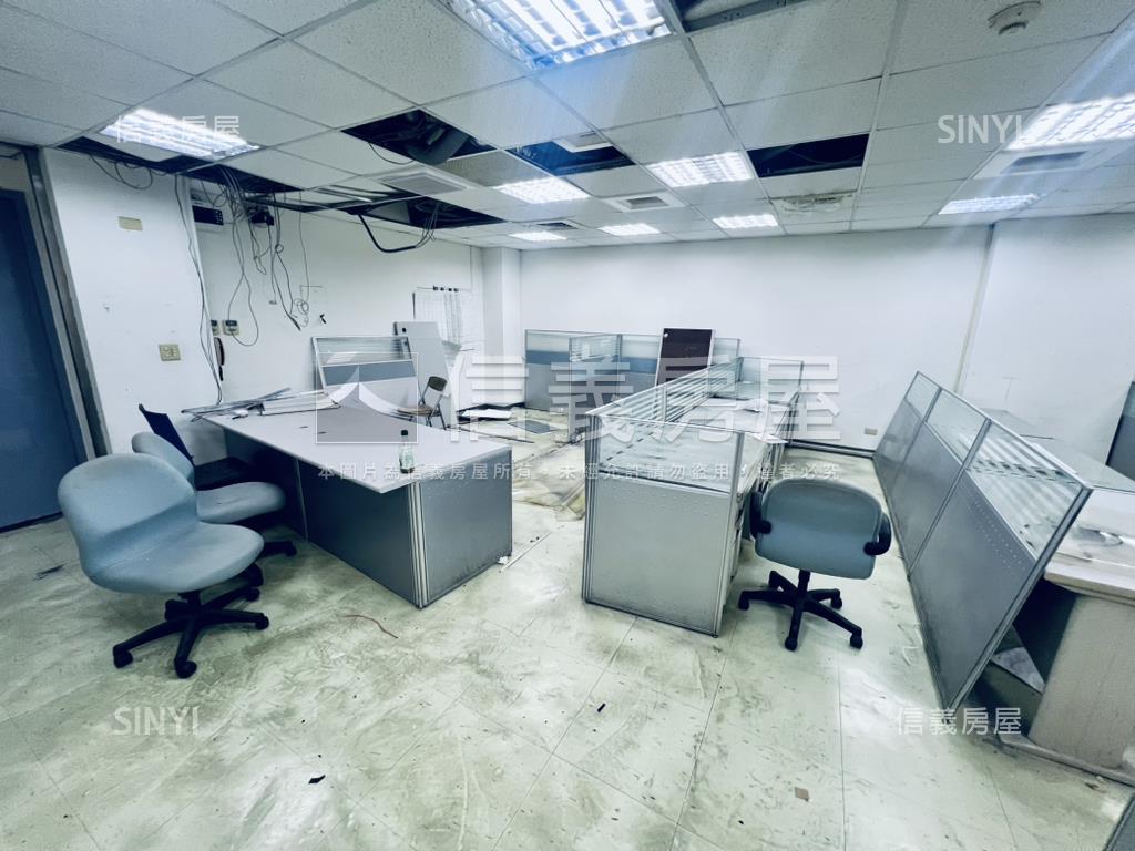 民生西路。稀有百坪金店辦房屋室內格局與周邊環境