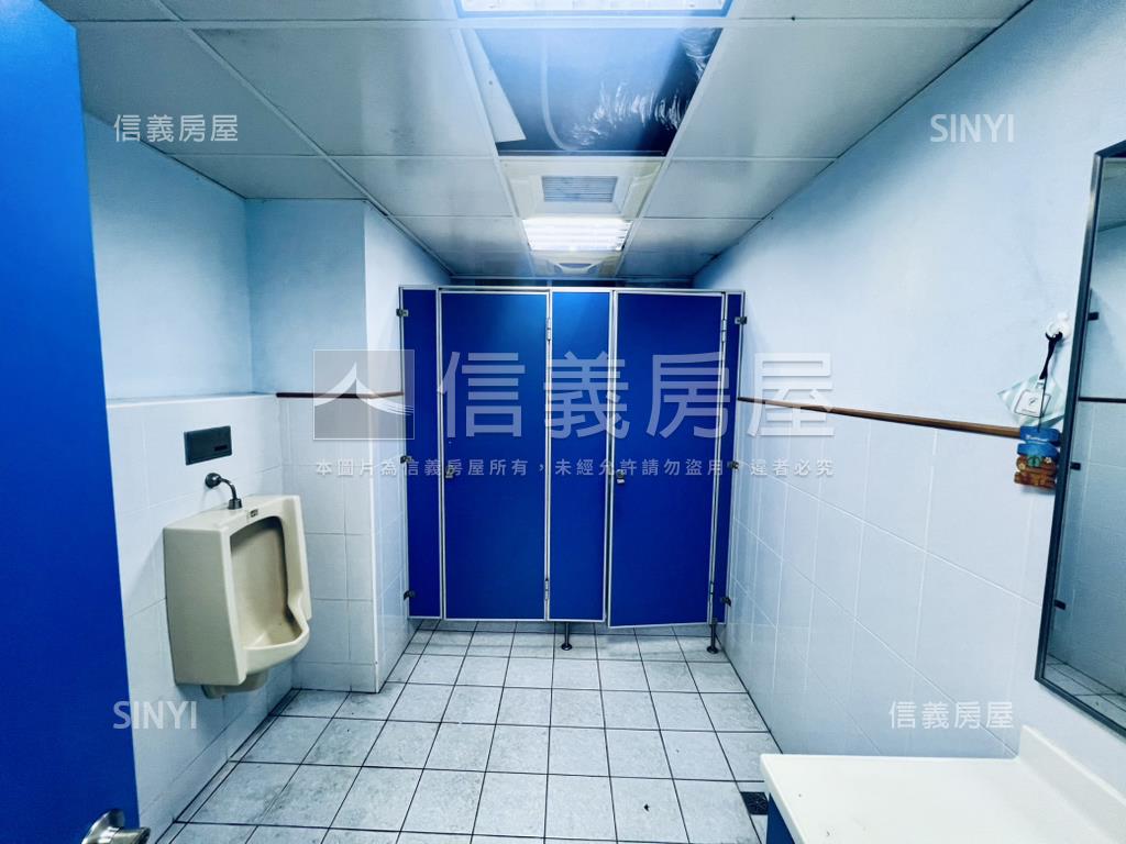 民生西路。稀有百坪金店辦房屋室內格局與周邊環境