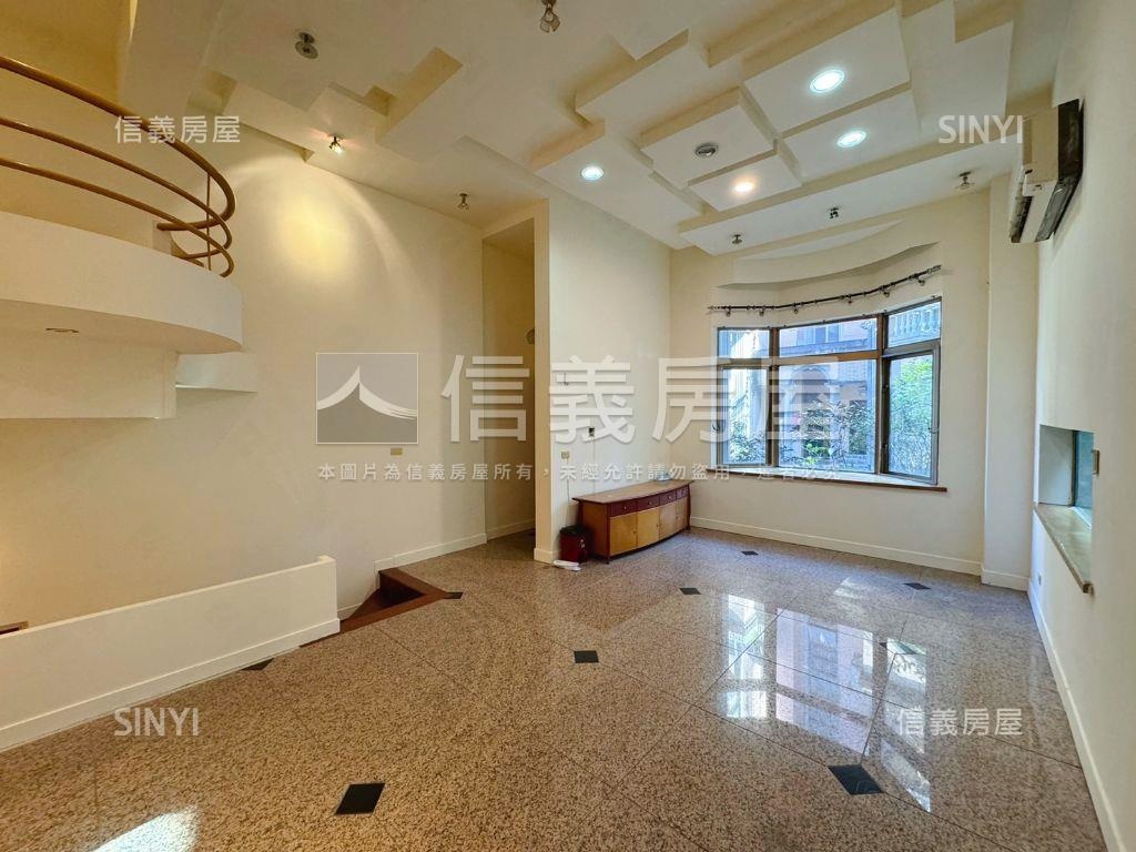 ⭐瓏山林美妝邊間下疊⭐房屋室內格局與周邊環境