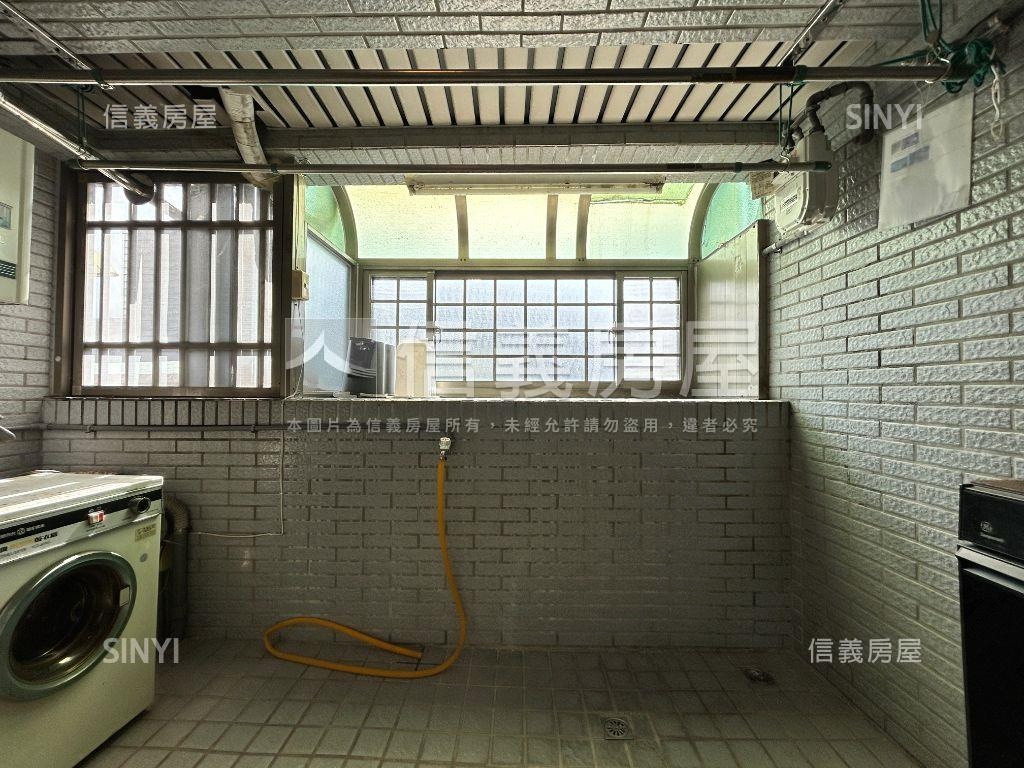 稀有樹海景觀電梯帶車位房屋室內格局與周邊環境