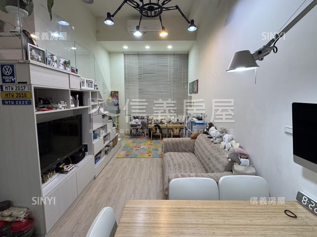 英郡裝潢１＋２房房屋室內格局與周邊環境