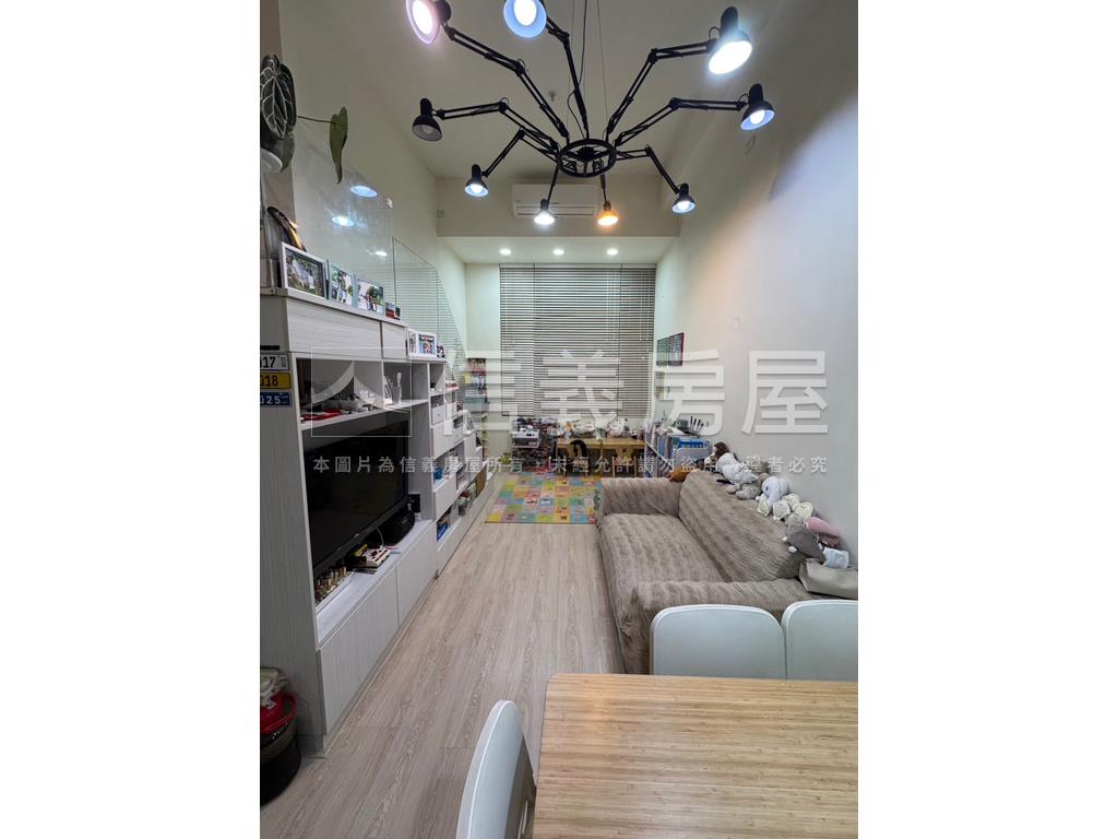 英郡裝潢１＋２房房屋室內格局與周邊環境