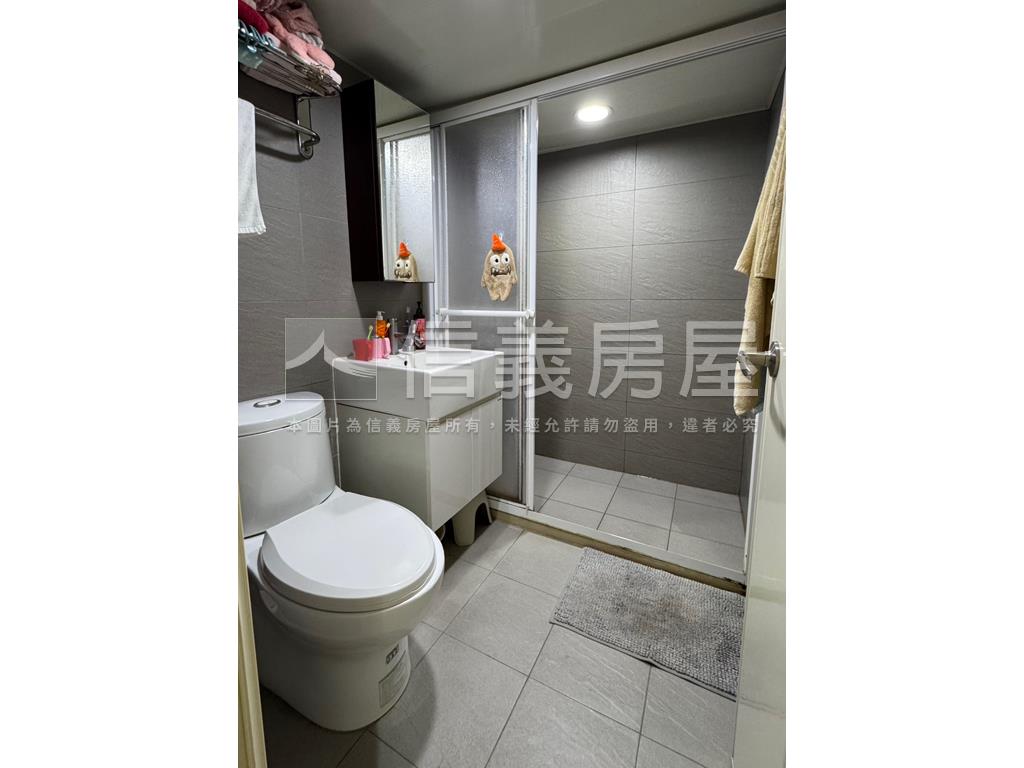 英郡裝潢１＋２房房屋室內格局與周邊環境