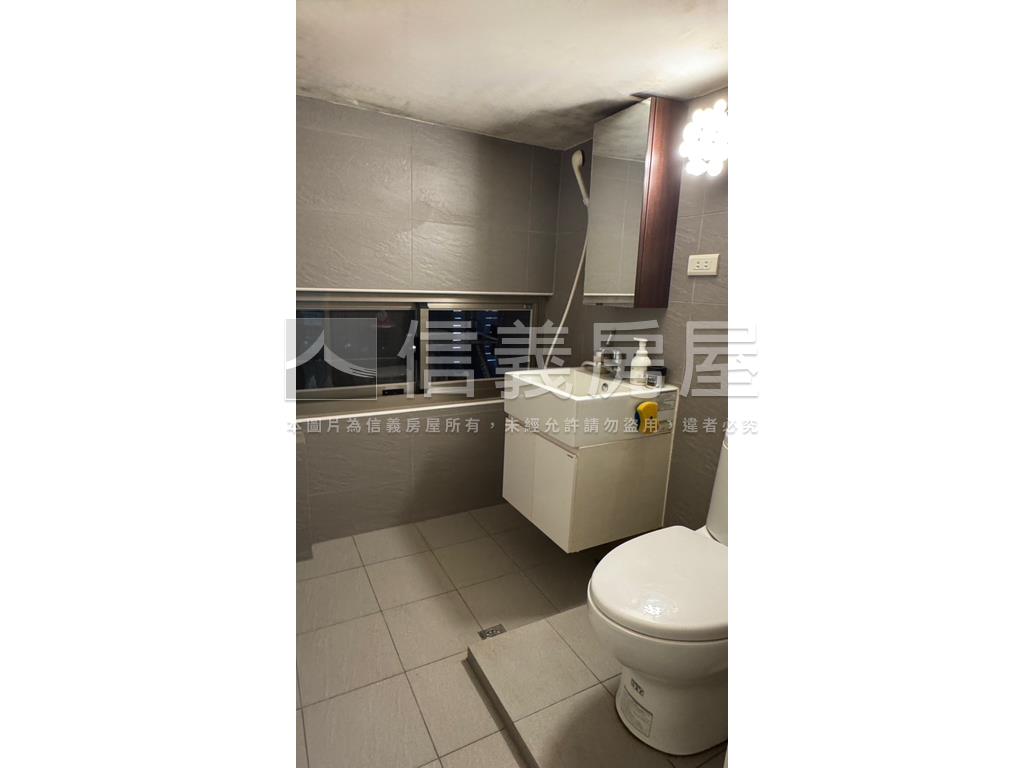 英郡裝潢１＋２房房屋室內格局與周邊環境