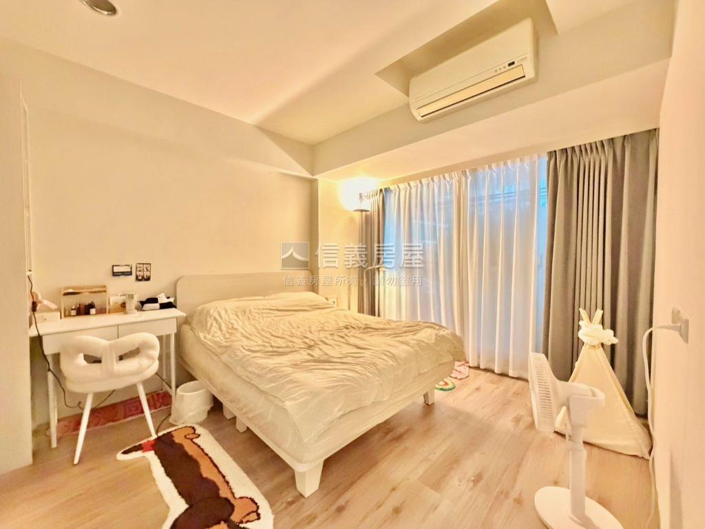 巨蛋聯上✨雙採光文青美宅房屋室內格局與周邊環境