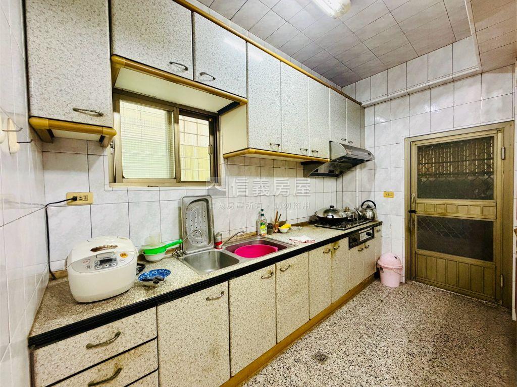 近美術館透天房屋室內格局與周邊環境