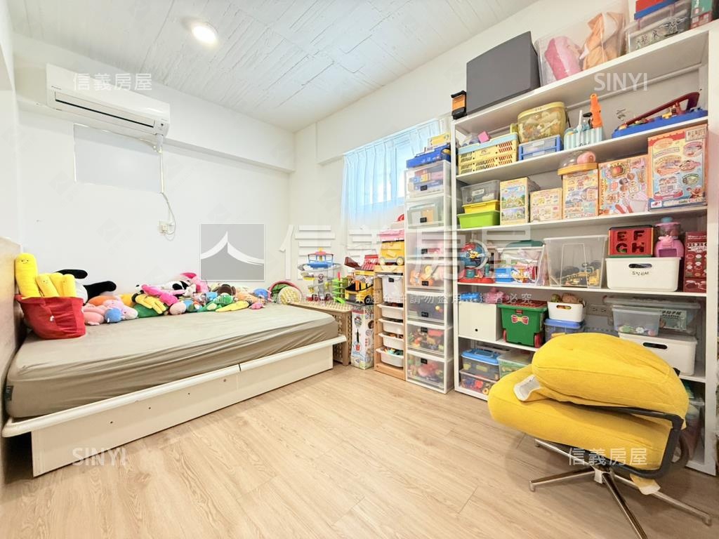 一層一戶四面採光大四房房屋室內格局與周邊環境