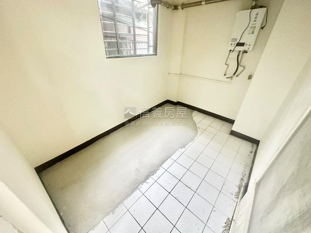 電梯華廈２樓兩房邊間房屋室內格局與周邊環境