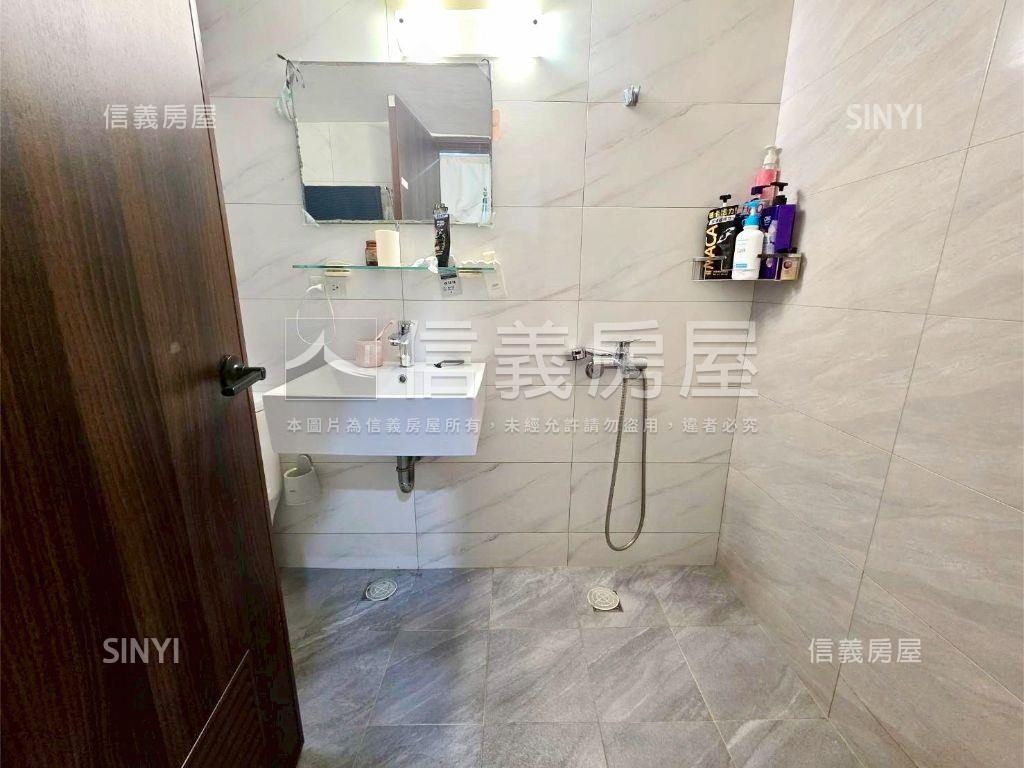 自立正路騎樓透天金店房屋室內格局與周邊環境