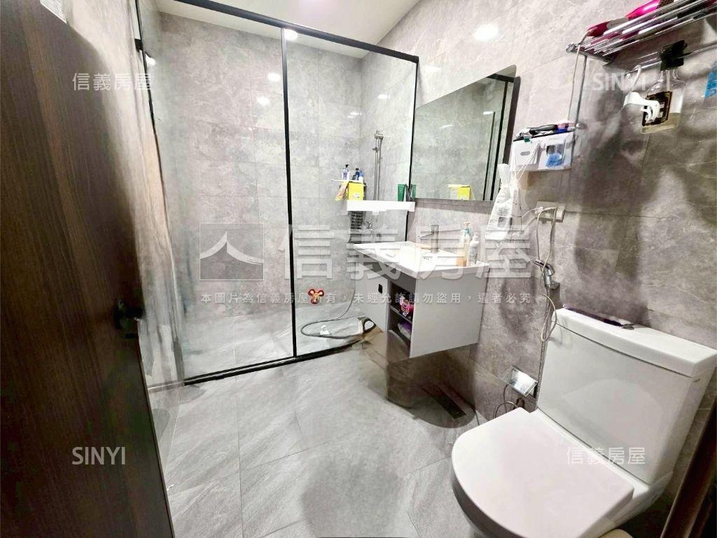 自立正路騎樓透天金店房屋室內格局與周邊環境