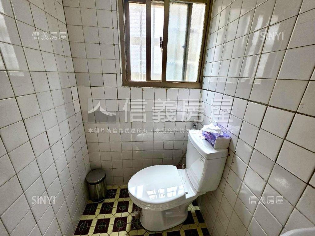 自立正路騎樓透天金店房屋室內格局與周邊環境