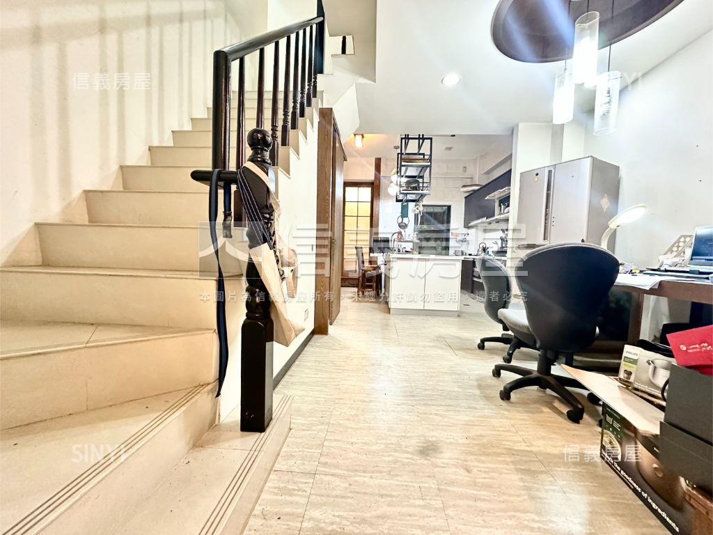 大里重劃區前院花園別墅房屋室內格局與周邊環境