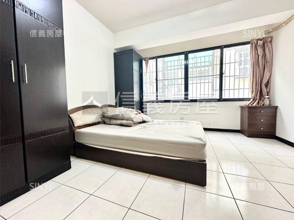 大里重劃區前院花園別墅房屋室內格局與周邊環境