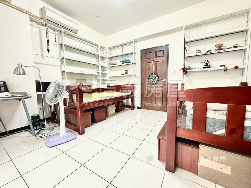 大里重劃區前院花園別墅房屋室內格局與周邊環境