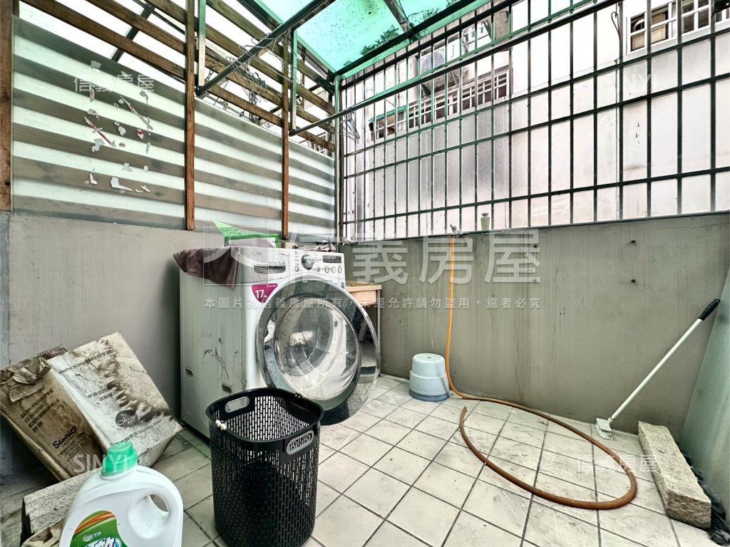 大里重劃區前院花園別墅房屋室內格局與周邊環境