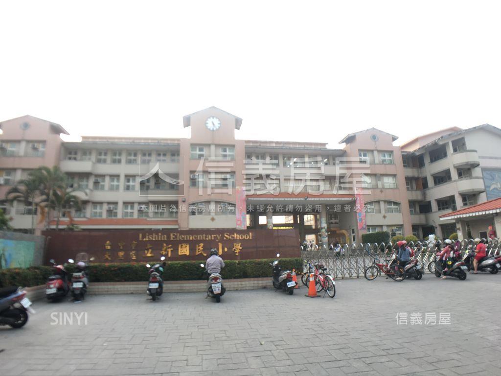 大里重劃區前院花園別墅房屋室內格局與周邊環境