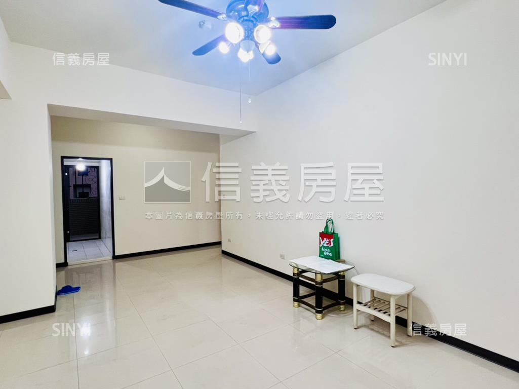 寬闊景觀夏卡爾三房房屋室內格局與周邊環境