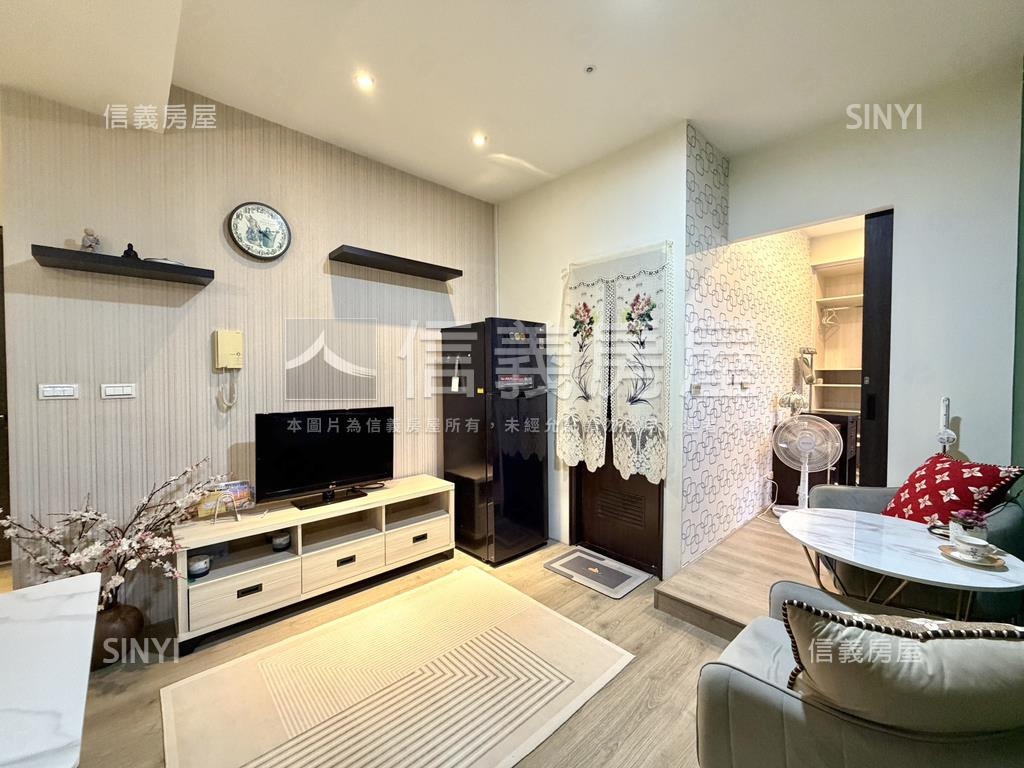 山水晶棧‧溫馨美兩房車位房屋室內格局與周邊環境