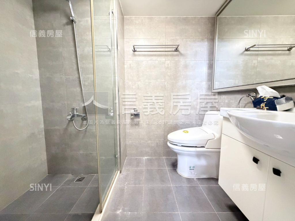 甲山林三房車位房屋室內格局與周邊環境