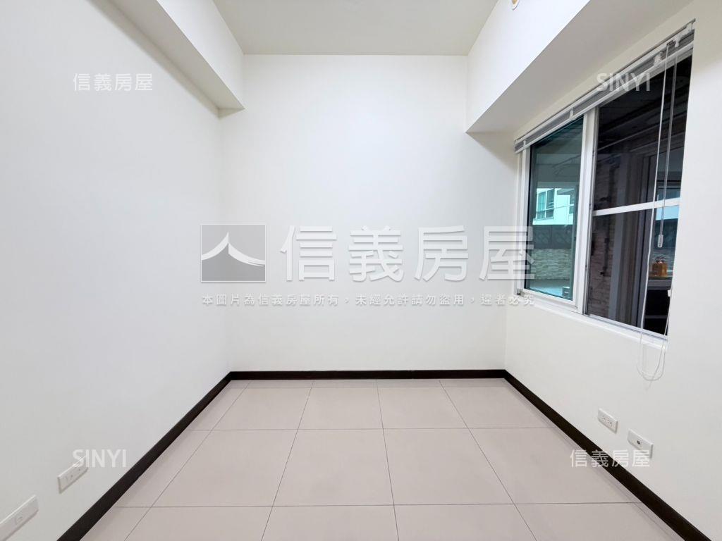 甲山林三房車位房屋室內格局與周邊環境