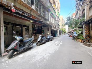 僑中面寬一樓門前方便停車