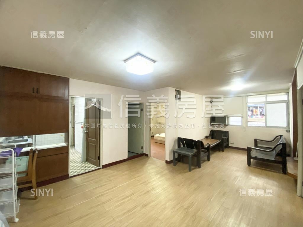低總價公寓３樓３房２衛房屋室內格局與周邊環境