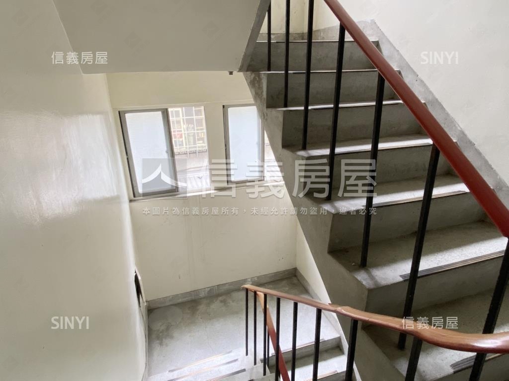 低總價公寓３樓３房２衛房屋室內格局與周邊環境