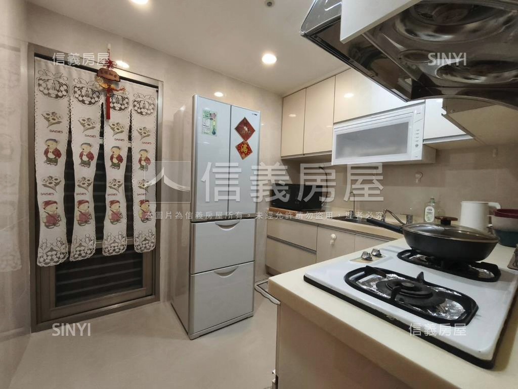 近北市景觀電梯３房房屋室內格局與周邊環境