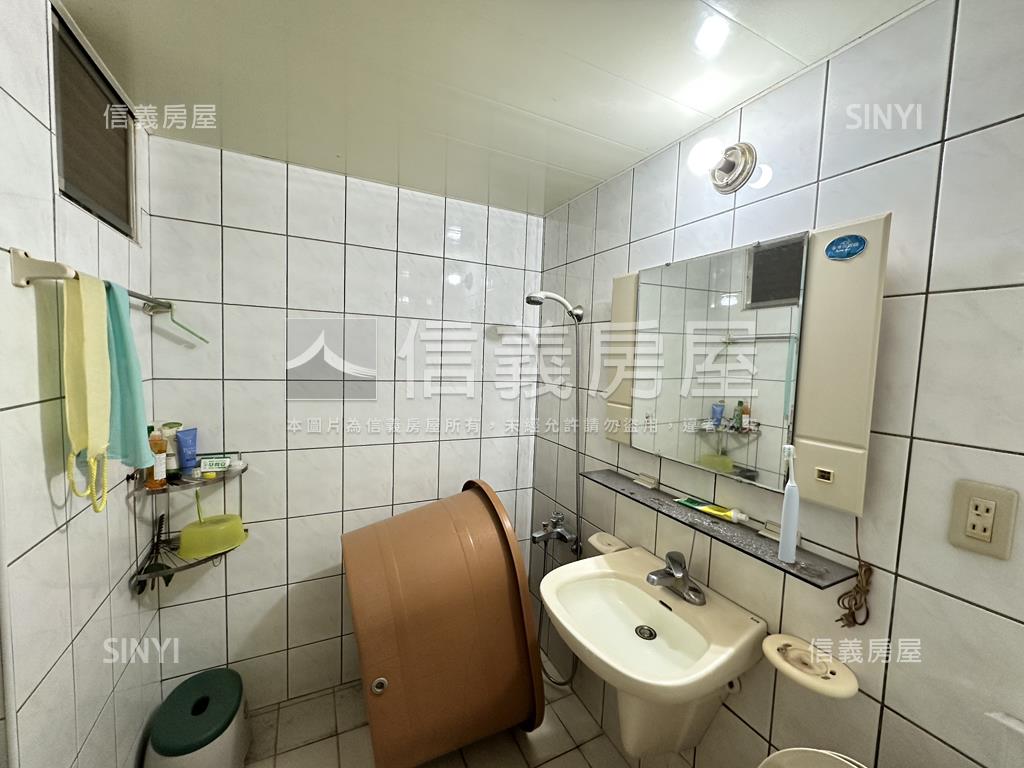 國泰標格３樓美寓房屋室內格局與周邊環境