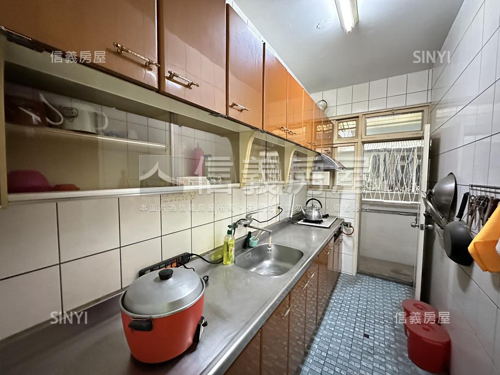 國泰標格３樓美寓房屋室內格局與周邊環境